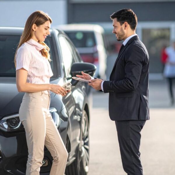 Rozmowa z przedstawicielem skupu samochodów w Bydgoszczy przy wycenie auta